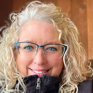 Meet your Posher, Becky